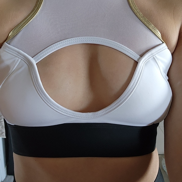 Andrea Iyamah Bikini Set - Picture 5 of 8